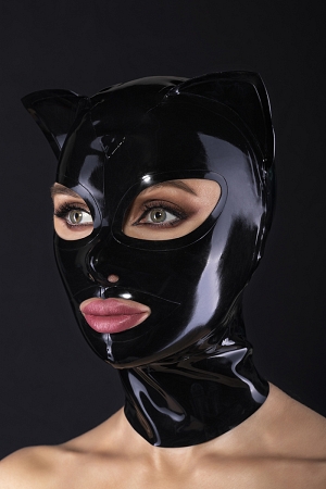 Черная латексная маска кошки